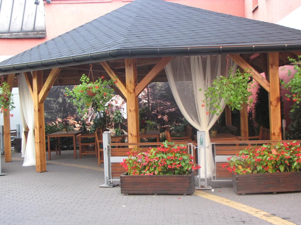 Aviator Hotel Restauracja & Spa Pabianice Eksteriør billede