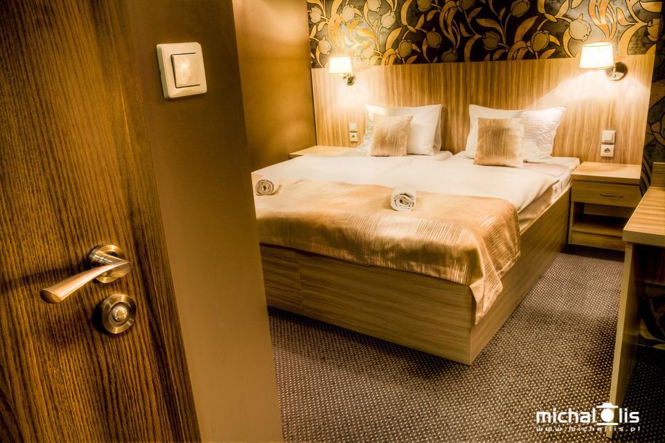 Aviator Hotel Restauracja & Spa Pabianice Eksteriør billede