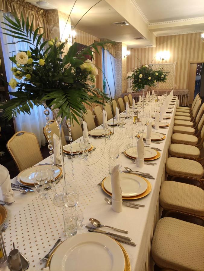 Aviator Hotel Restauracja & Spa Pabianice Eksteriør billede