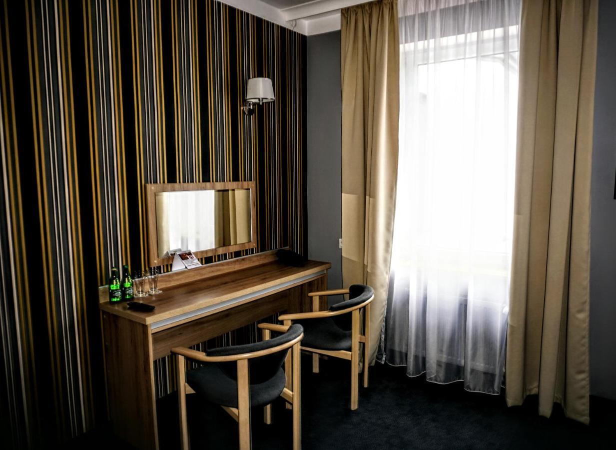 Aviator Hotel Restauracja & Spa Pabianice Eksteriør billede