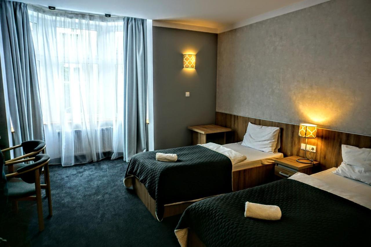 Aviator Hotel Restauracja & Spa Pabianice Eksteriør billede