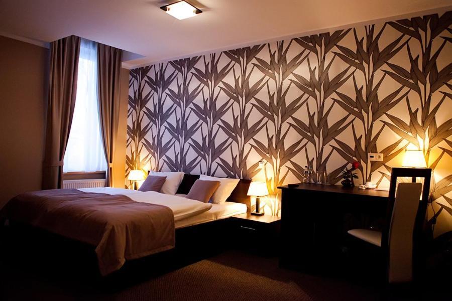 Aviator Hotel Restauracja & Spa Pabianice Eksteriør billede