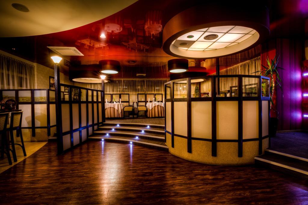 Aviator Hotel Restauracja & Spa Pabianice Eksteriør billede