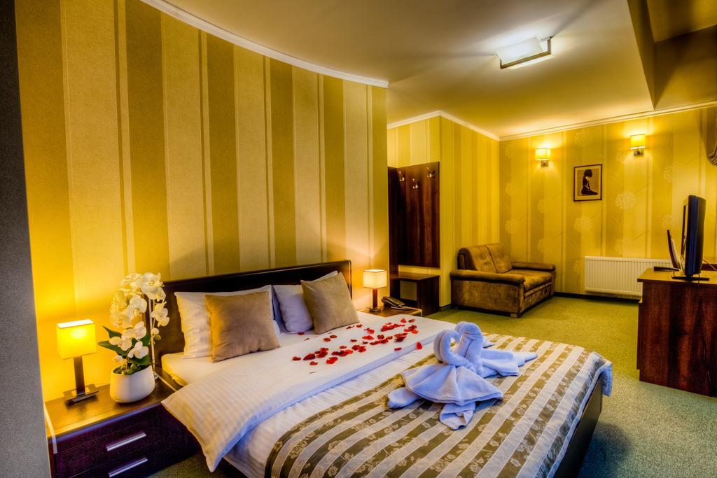 Aviator Hotel Restauracja & Spa Pabianice Eksteriør billede