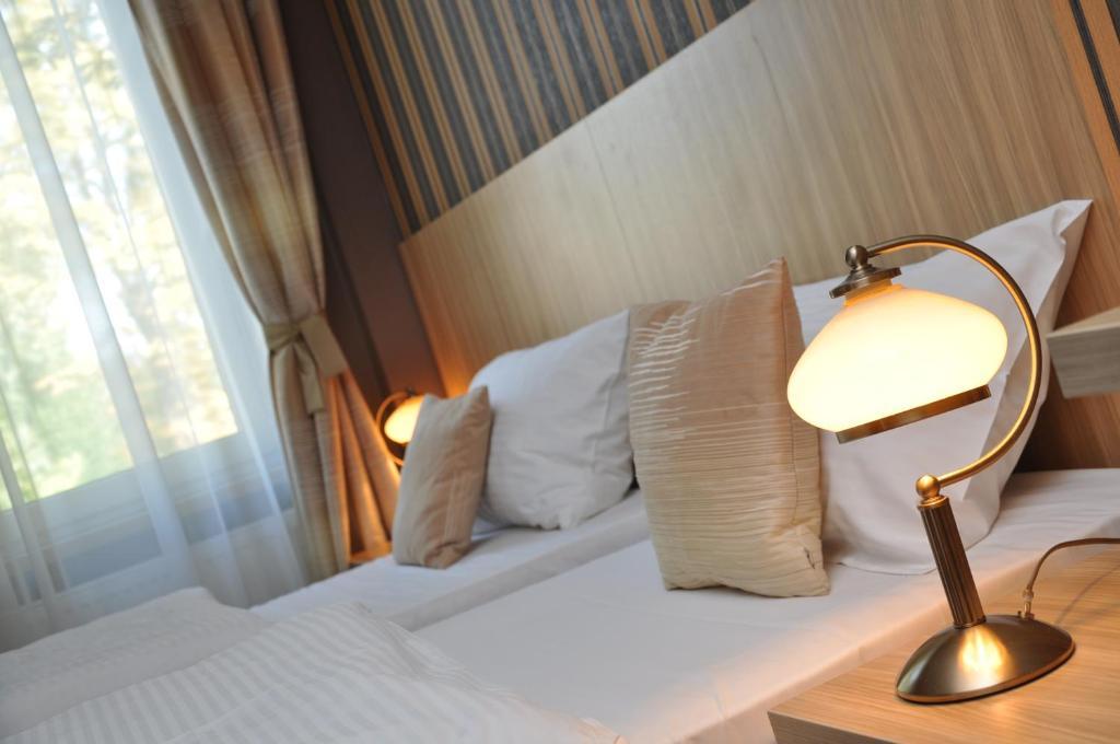 Aviator Hotel Restauracja & Spa Pabianice Eksteriør billede